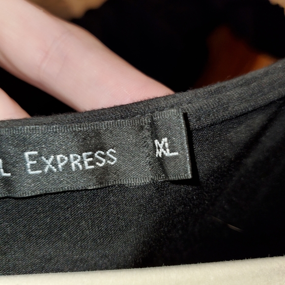 Top - Picture 2 of 2